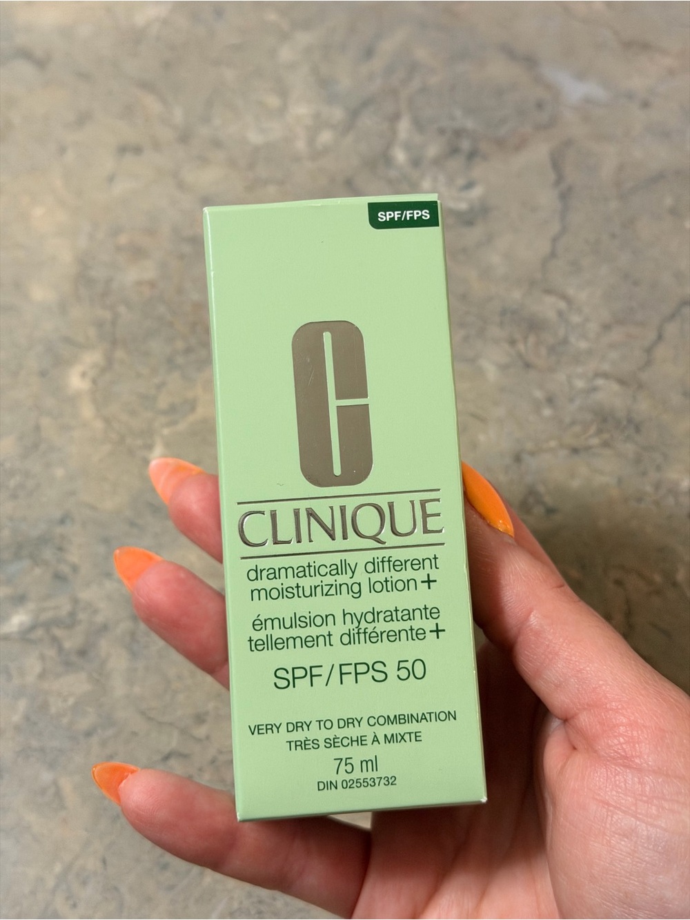 Clinique Dramatically Different Moisturizing Lotion+ SPF50 for Face